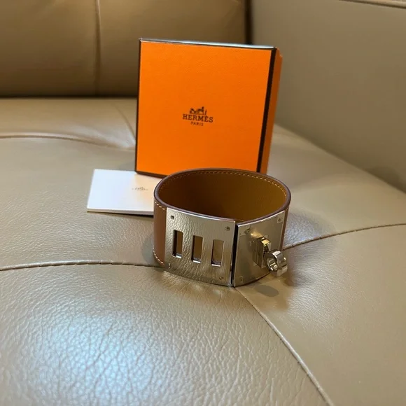 Sold x Hermes Kelly dog bracelet - Picture 5 of 11